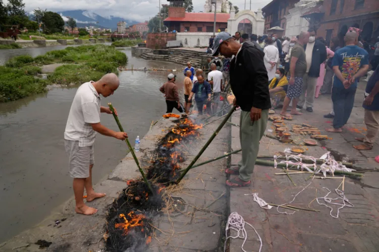 Symbolic funerals held in Nepal for those feared lost